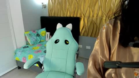 nanami_owo online show from October 19, 2025, 6:03 am