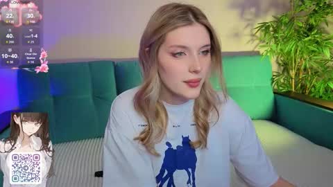 Snapshot of nanami_v02 chatting on November 3, 2025, 2:51 pm Maeve online show from November 3, 2025, 2:51 pm