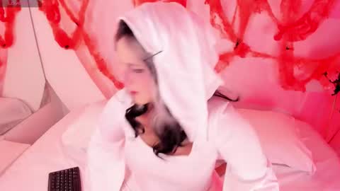 NanaOsaky online show from October 31, 2025, 11:55 am