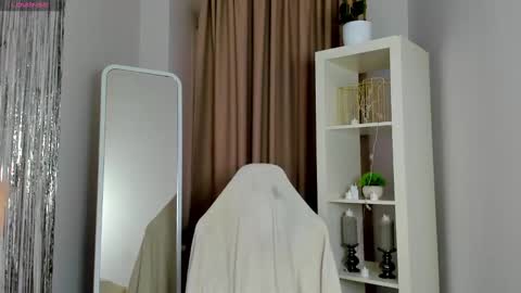 Snapshot of nancy__pricee chatting on February 20, 2025, 9:44 am Alice online show from February 20, 2025, 9:44 am