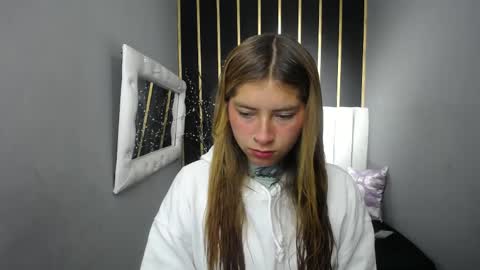 Snapshot of nancy_blonde chatting on June 5, 2026, 1:39 pm nancy blonde online show from June 5, 2026, 1:39 pm
