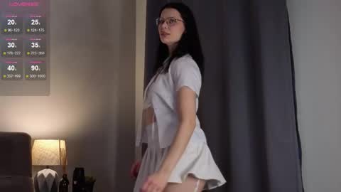 Snapshot of nancydrewww chatting on December 16, 2025, 2:11 pm Nancy online show from December 16, 2025, 2:11 pm