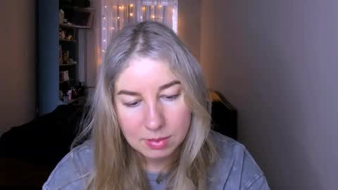 Snapshot of nancysanders chatting on April 18, 2026, 9:02 am Nancy online show from April 18, 2026, 9:02 am