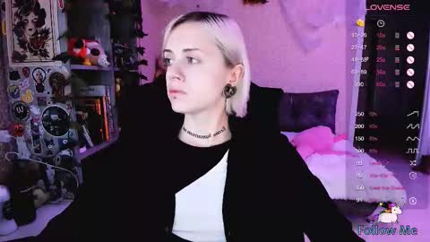 Snapshot of nanitamoore chatting on October 23, 2025, 8:13 am Monday-Friday 12-4 AM and 6-9 AM New York time online show from October 23, 2025, 8:13 am