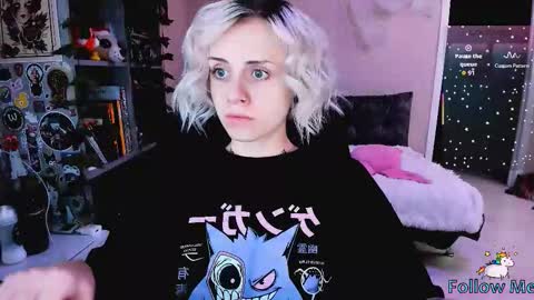 Snapshot of nanitamoore chatting on October 30, 2025, 8:53 pm Monday-Friday 12-4 AM and 6-9 AM New York time online show from October 30, 2025, 8:53 pm