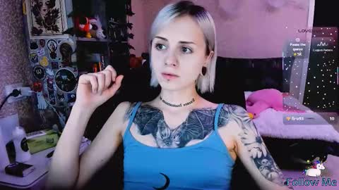 Snapshot of nanitamoore chatting on November 13, 2025, 8:19 pm Monday-Friday 12-4 AM and 6-9 AM New York time online show from November 13, 2025, 8:19 pm