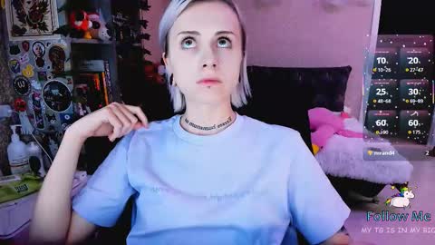 Snapshot of nanitamoore chatting on November 20, 2025, 9:36 pm Monday-Friday 12-4 AM and 6-9 AM New York time online show from November 20, 2025, 9:36 pm