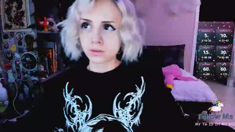 Snapshot of nanitamoore chatting on November 30, 2025, 8:35 pm Monday-Friday 12-4 AM and 6-9 AM New York time online show from November 30, 2025, 8:35 pm