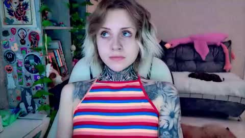 Snapshot of nanitamoore chatting on July 22, 2026, 6:43 pm Monday-Friday 12-4 AM and 6-9 AM New York time online show from July 22, 2026, 6:43 pm