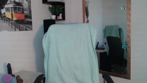 nany_pretty online show from December 3, 2024, 12:59 pm