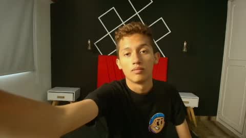 Snapshot of naoki_arai chatting on May 25, 2026, 12:00 pm naoki_arai online show from May 25, 2026, 12:00 pm