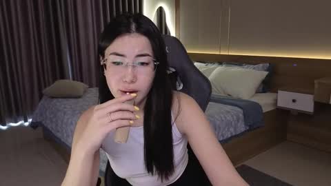 Naomi online show from February 8, 2026, 2:48 am