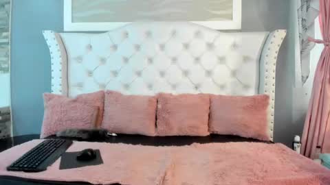 naomi online show from September 23, 2025, 2:09 pm