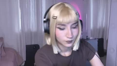 Snapshot of naomi_gyal chatting on July 9, 2026, 1:37 pm Naomi online show from July 9, 2026, 1:37 pm