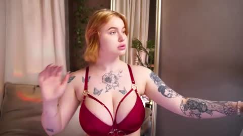 naomi_hotterr online show from June 20, 2026, 5:43 am
