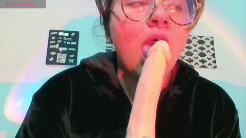 Naomi online show from March 12, 2025, 4:19 am