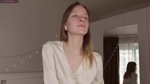 Snapshot of naomi_oops chatting on June 17, 2026, 4:19 pm Naomi online show from June 17, 2026, 4:19 pm