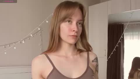 Snapshot of naomi_oops chatting on June 19, 2026, 3:27 pm Naomi online show from June 19, 2026, 3:27 pm
