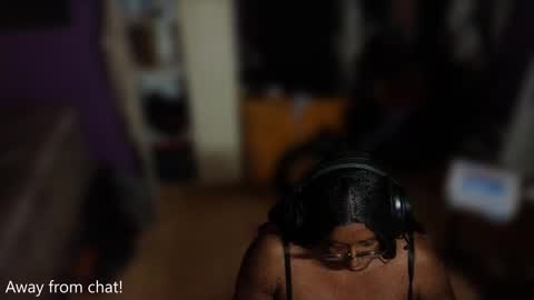 Naomi online show from September 23, 2025, 5:43 am