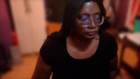 Naomi online show from October 2, 2025, 1:01 am