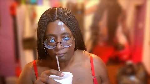 Naomi online show from October 21, 2025, 6:47 am