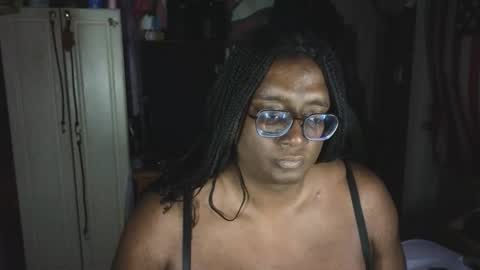 Naomi online show from November 23, 2025, 10:09 pm