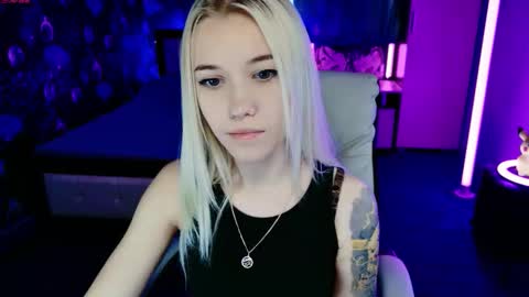 Snapshot of naomihita chatting on November 7, 2025, 11:10 am naomihita online show from November 7, 2025, 11:10 am