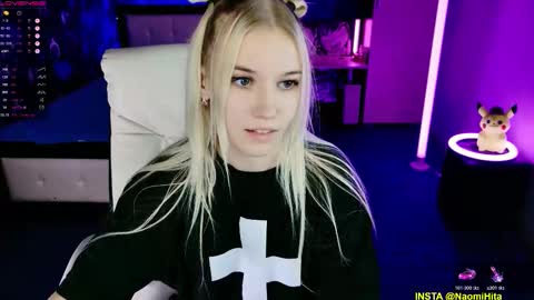 Snapshot of naomihita chatting on December 15, 2025, 4:44 pm naomihita online show from December 15, 2025, 4:44 pm