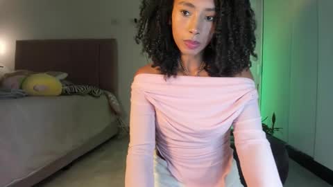 Naomii online show from November 5, 2025, 1:16 am