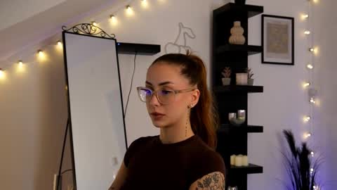 Snapshot of naomii_20 chatting on October 12, 2025, 7:02 pm naomii_20 online show from October 12, 2025, 7:02 pm