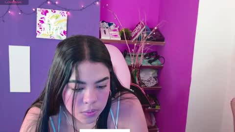 Snapshot of naomiluxe chatting on May 19, 2026, 4:35 pm Nahomi online show from May 19, 2026, 4:35 pm