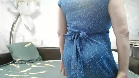 naomimolligan online show from May 15, 2026, 12:23 pm