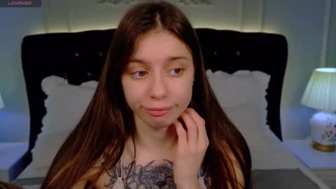 Snapshot of naomimur chatting on November 25, 2025, 5:07 am Naomi online show from November 25, 2025, 5:07 am