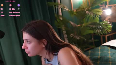 Snapshot of naomimur chatting on December 15, 2025, 5:12 am Naomi online show from December 15, 2025, 5:12 am