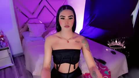naomisaenz01 online show from July 28, 2026, 8:52 pm