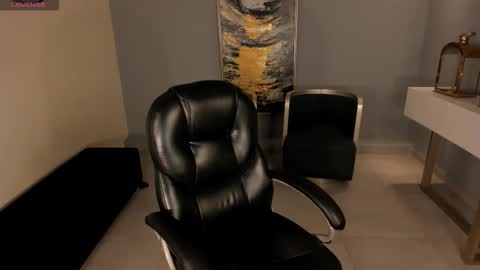 Snapshot of naomisainz chatting on November 23, 2025, 1:00 pm Naomi online show from November 23, 2025, 1:00 pm