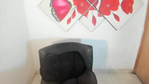 naomiwildburn online show from April 5, 2026, 7:55 pm