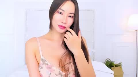 Snapshot of naomiyuu chatting on December 4, 2025, 2:32 am Naomi online show from December 4, 2025, 2:32 am