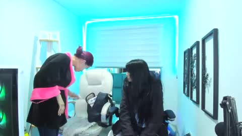 naomy online show from October 28, 2025, 7:45 am