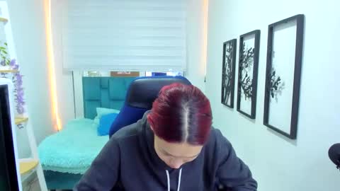 naomy online show from December 1, 2025, 12:04 am