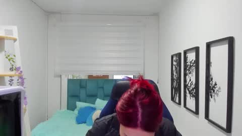 naomy online show from December 2, 2025, 1:44 am