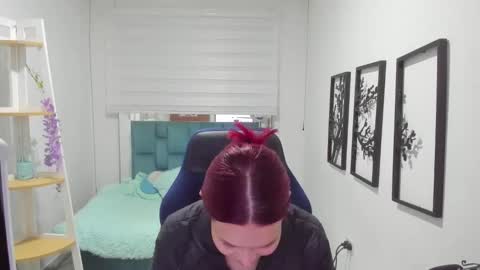 naomy online show from December 18, 2025, 3:01 am