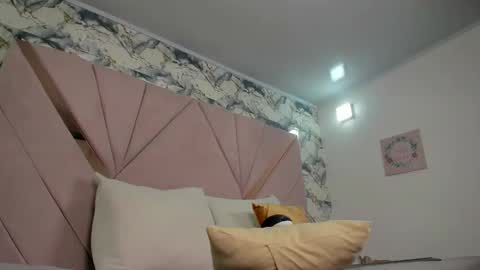 Naomy online show from March 18, 2026, 10:57 pm