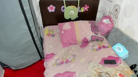 Snapshot of naomyfoxx1 chatting on July 1, 2026, 9:00 am Naomyfoxx online show from July 1, 2026, 9:00 am
