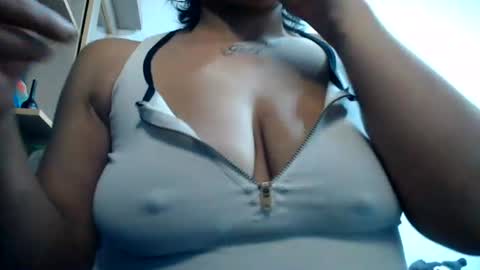 naomylux1 online show from June 28, 2026, 2:50 am