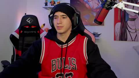 Snapshot of naranjo_seb chatting on January 15, 2025, 9:51 pm sebastian online show from January 15, 2025, 9:51 pm