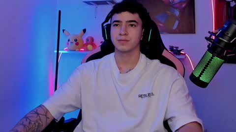 Snapshot of naranjo_seb chatting on February 4, 2025, 2:39 am sebastian online show from February 4, 2025, 2:39 am