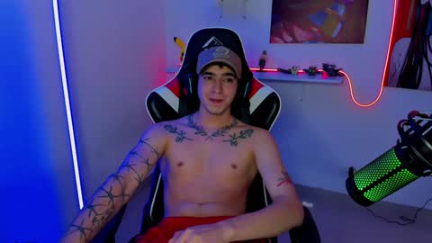 Snapshot of naranjo_seb chatting on February 7, 2025, 11:34 am sebastian online show from February 7, 2025, 11:34 am