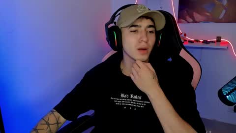 Snapshot of naranjo_seb chatting on February 25, 2025, 5:52 am sebastian online show from February 25, 2025, 5:52 am