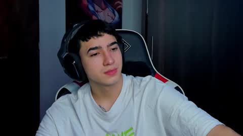 Snapshot of naranjo_seb chatting on December 5, 2025, 4:43 am sebastian online show from December 5, 2025, 4:43 am